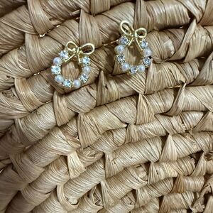 NEW- Elegant Gold and Pearl Earrings
